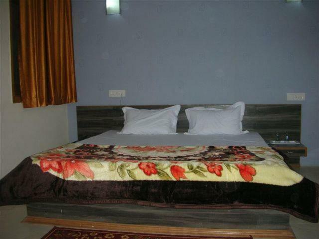 Sbm Hotel Juliāsar Exterior foto